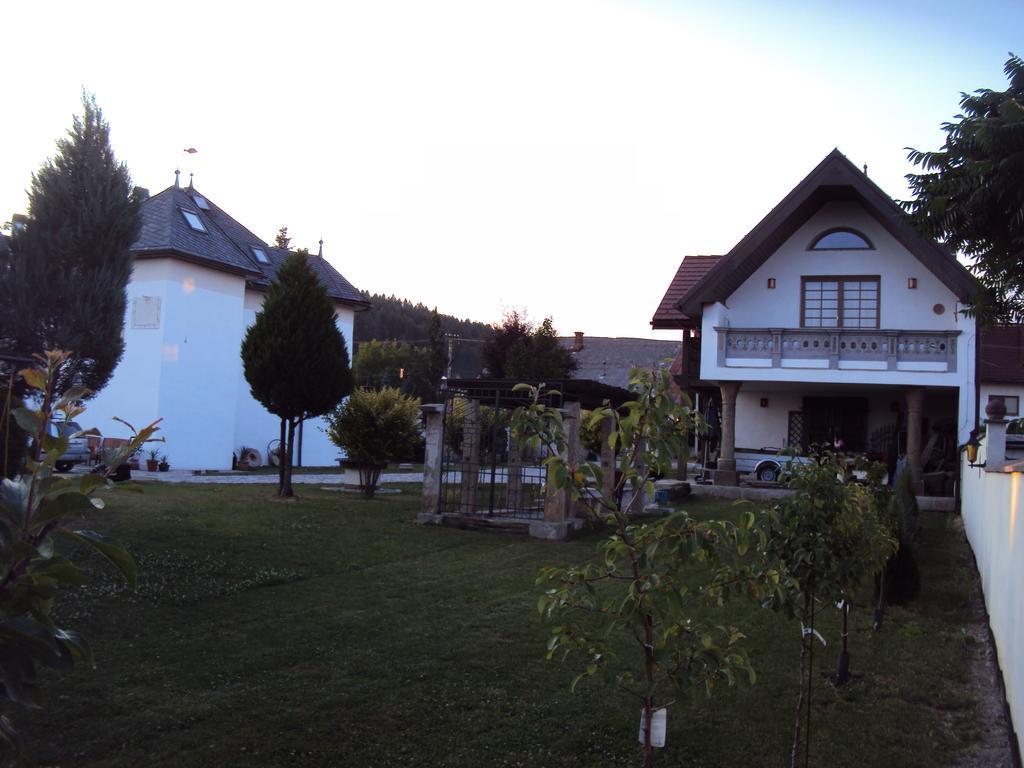 Castle Kastiel Kotesova Apartman Szoba fotó