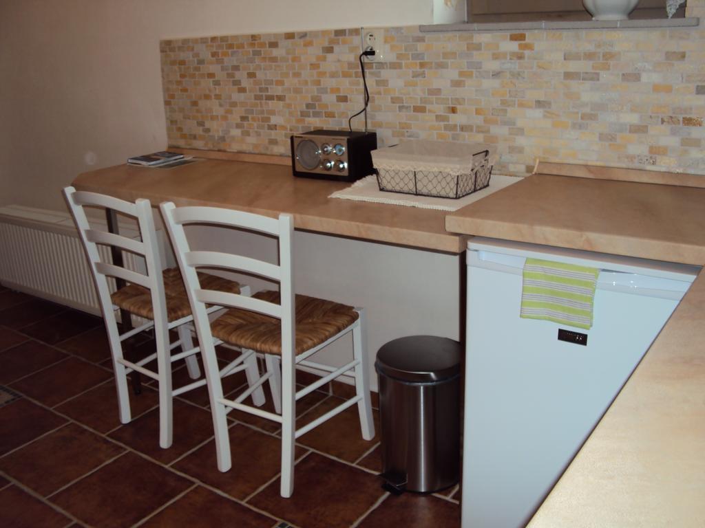 Castle Kastiel Kotesova Apartman Szoba fotó