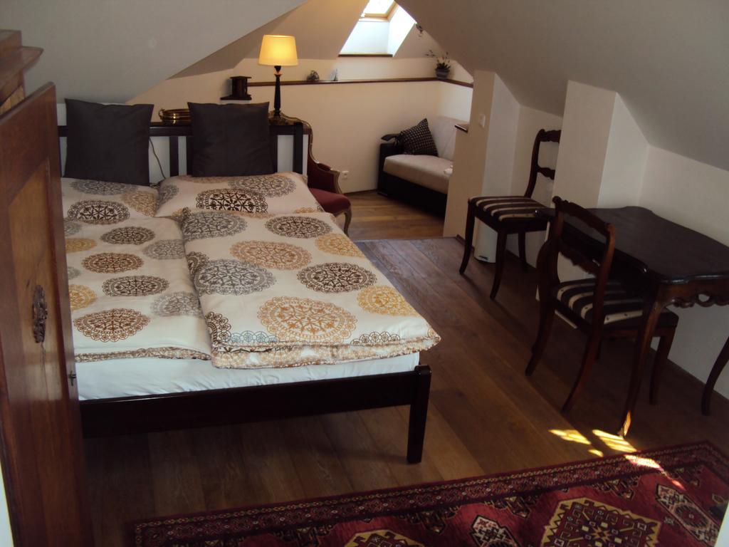 Castle Kastiel Kotesova Apartman Szoba fotó