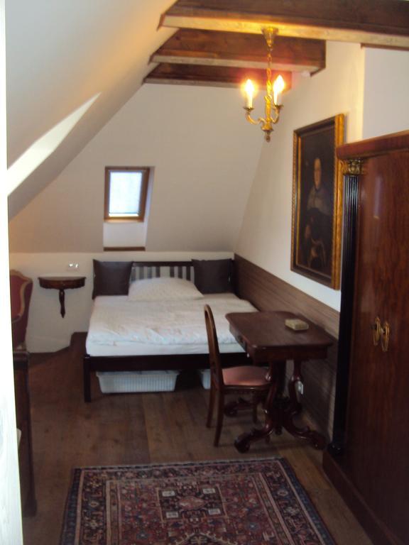 Castle Kastiel Kotesova Apartman Szoba fotó